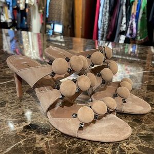 Alaïa nude suede heels size 38
